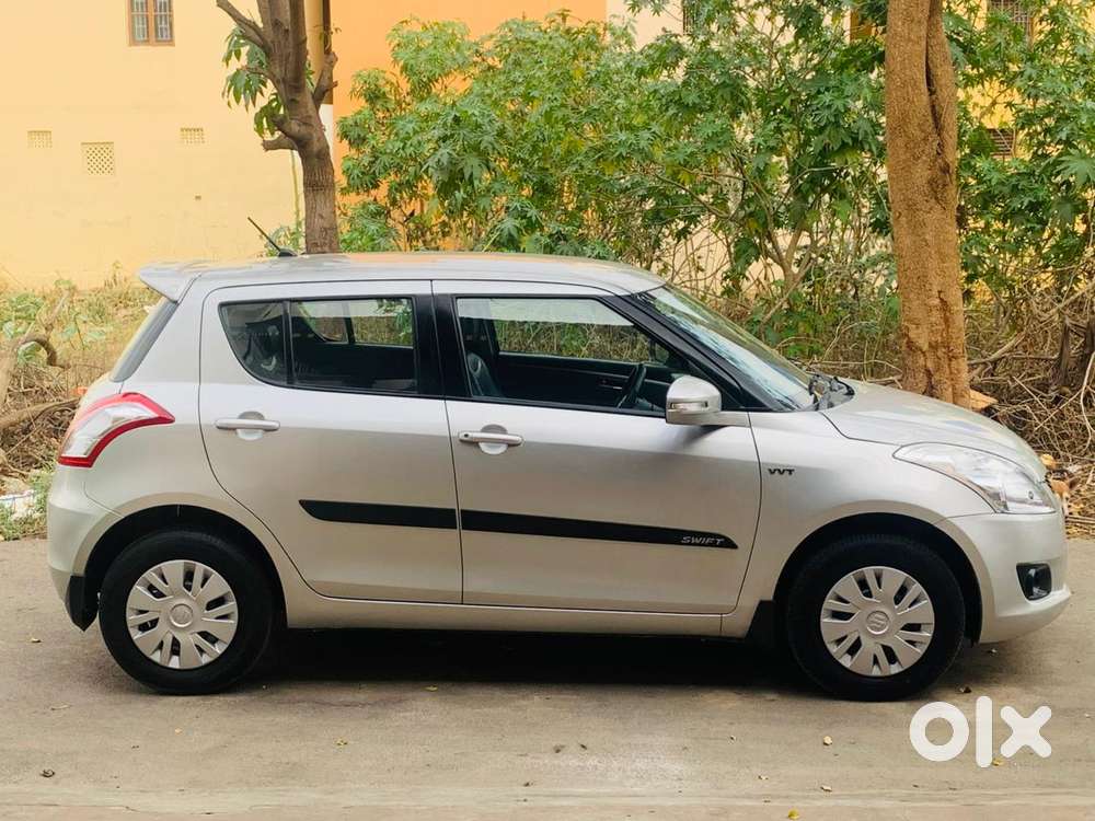 Maruti Suzuki Swift Vxi 1.2 Abs Bs-iv, 2013, Petrol