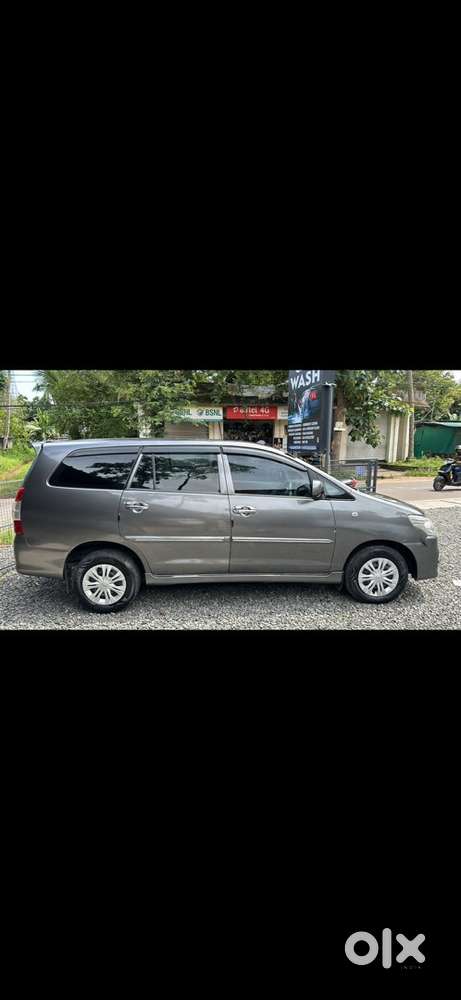 Toyota Innova 2013 Diesel 220000 Km Driven