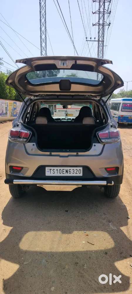 Mahindra Kuv100 Nxt 2017 Petrol Good Condition