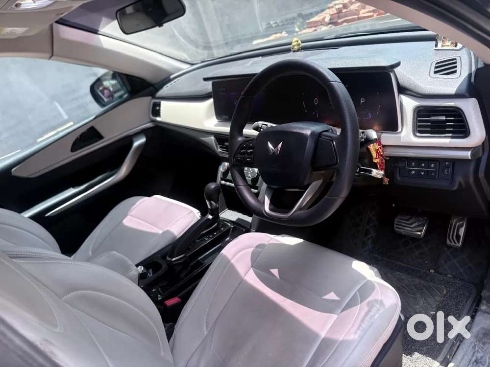 Mahindra Xuv700 2.2 Ax 3 Diesel At 5 Str, 2022, Diesel