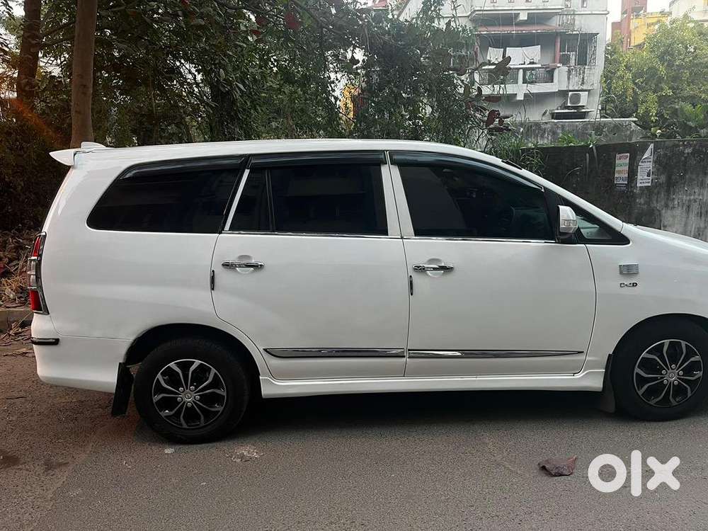 Toyota Innova 2014