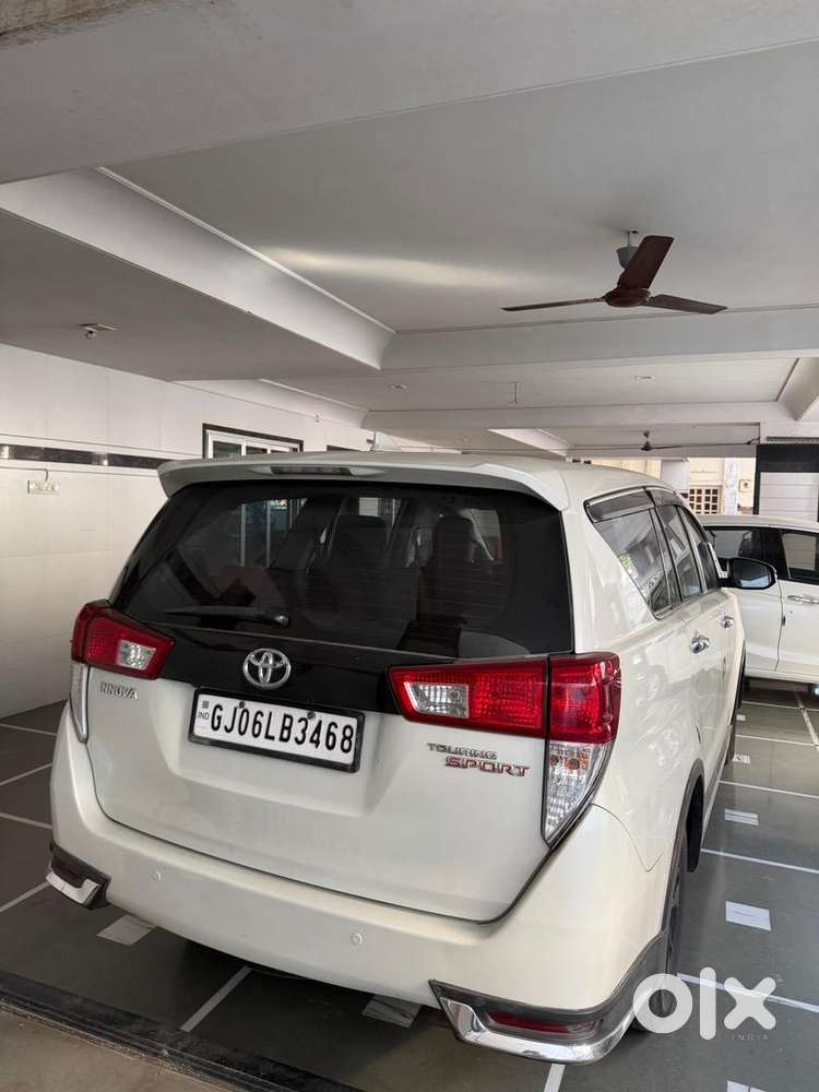 Toyota Innova Crysta 2017 Diesel Well Maintained
