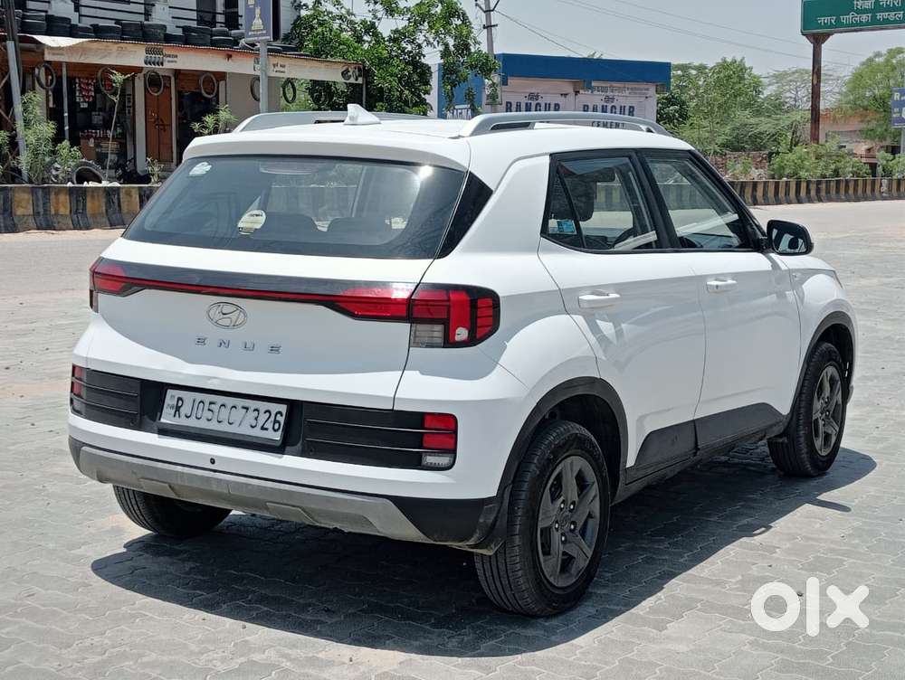 Hyundai Venue S 1.2 Petrol, 2023, Petrol