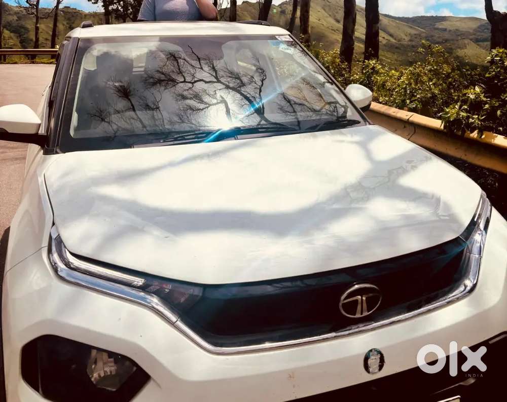 Tata Punch Dazzle Sunroof 2024