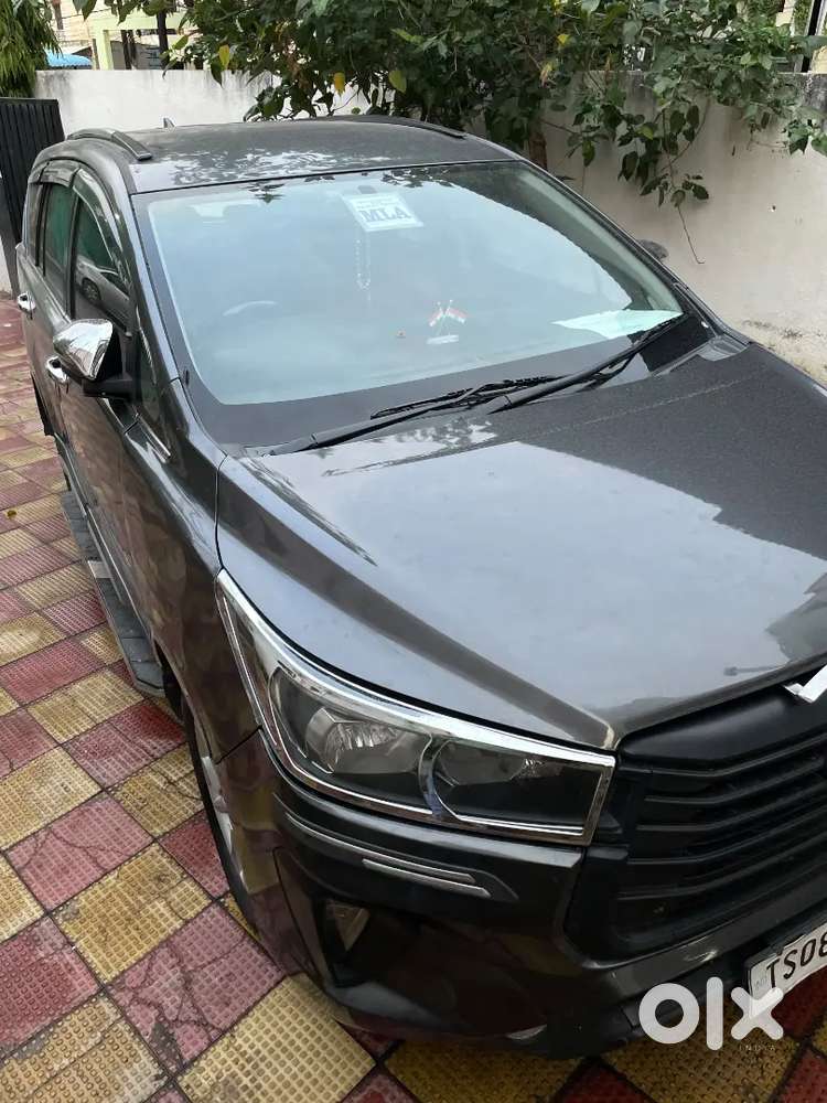 Toyota Innova Crysta 2016 Variant