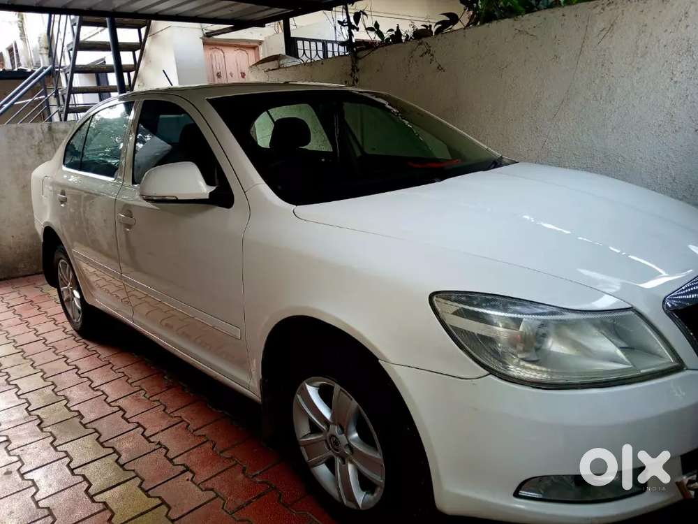 Skoda Laura 2.0 Ambition Diesel Manual