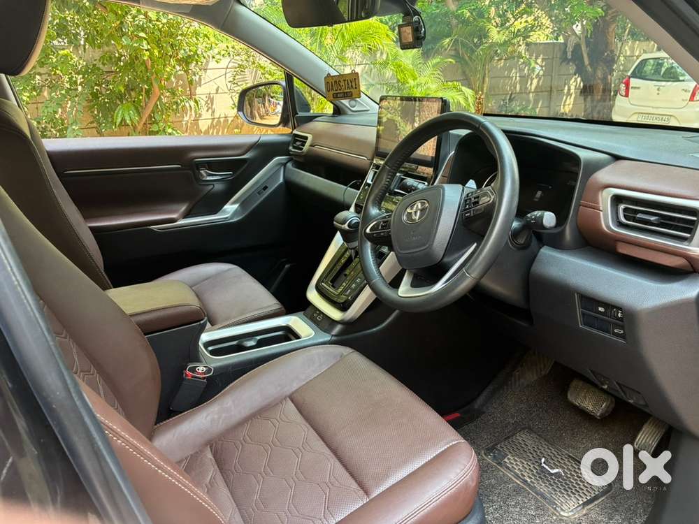 Toyota Innova Hycross 2023 Year