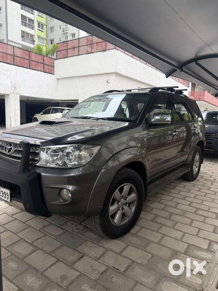 Toyota Fortuner 4x4 At, 2011, Diesel