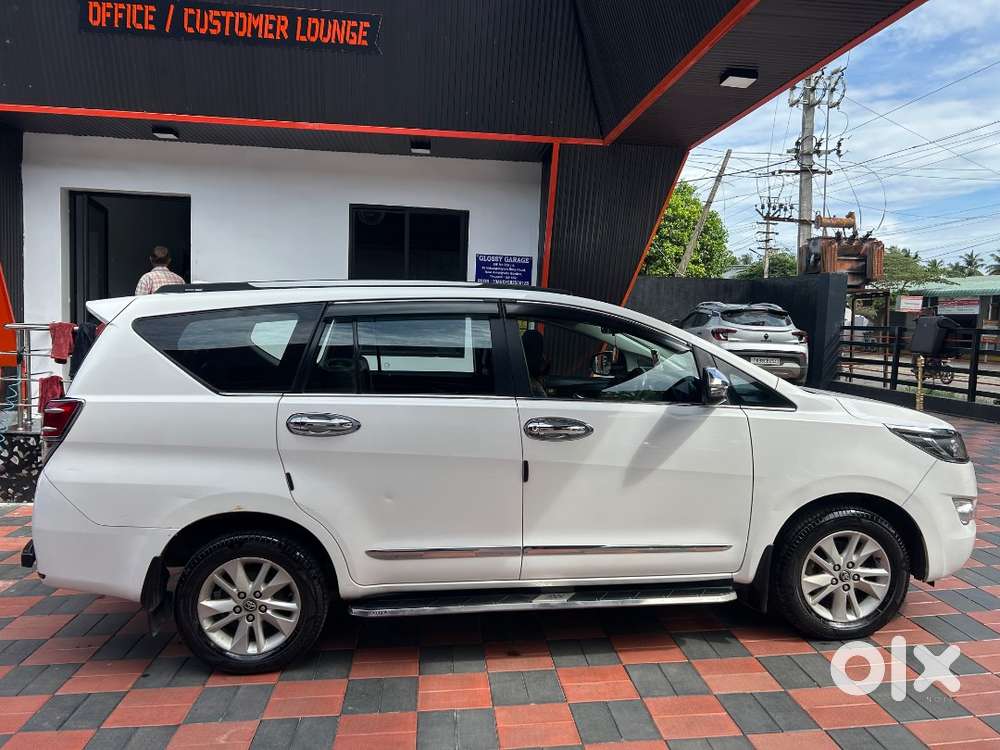 Toyota Innova Crysta 2018 Diesel 180000 Km Driven