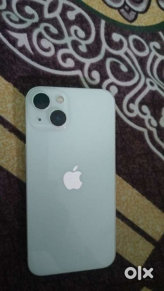 Iphone 13 and iphone 12 in 6k