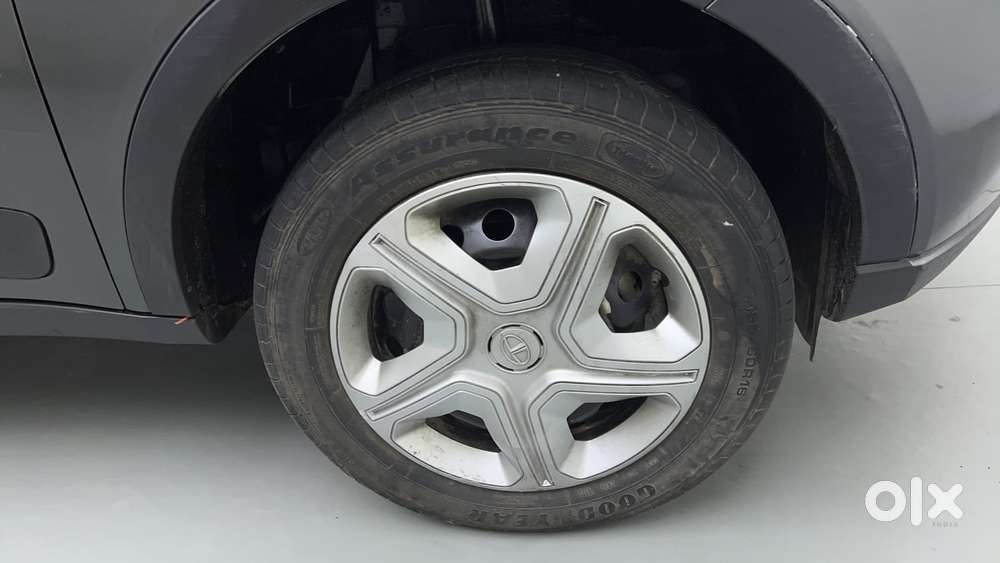 Tata Nexon 1.2 Revotron Xm (s), 2022, Petrol