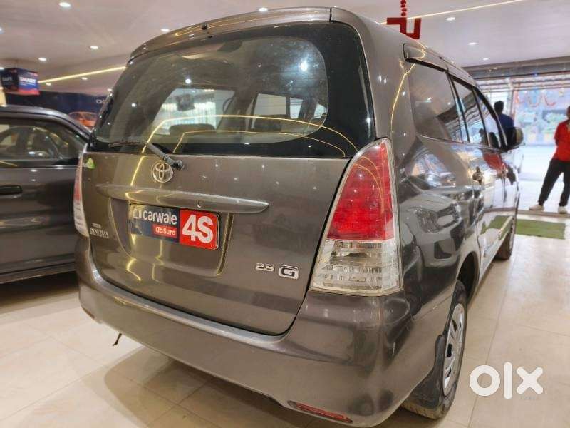 Toyota Innova 2.5 G (diesel) 8 Seater, 2011, Diesel