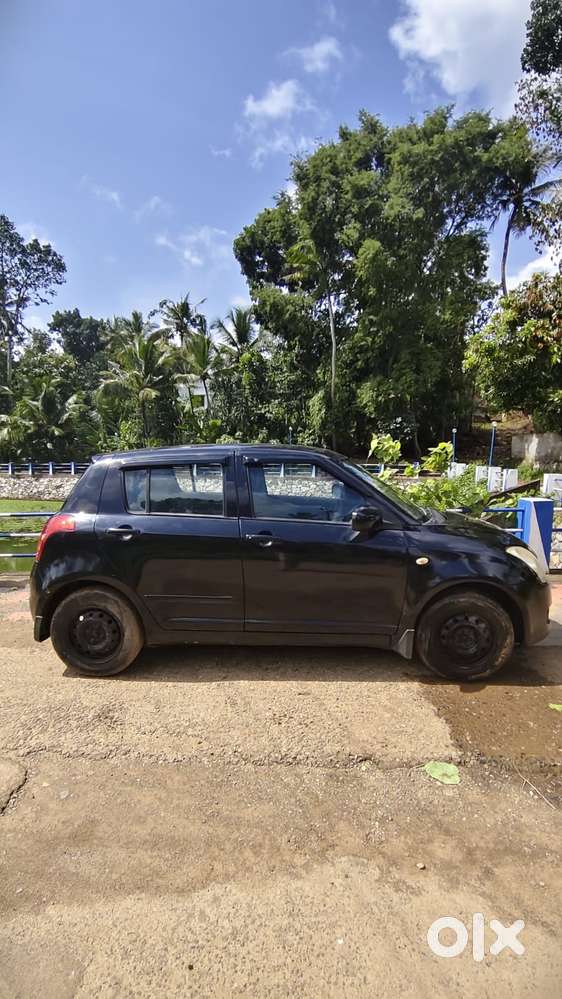 Maruti Suzuki Swift 1.3 Vxi, 2010, Petrol