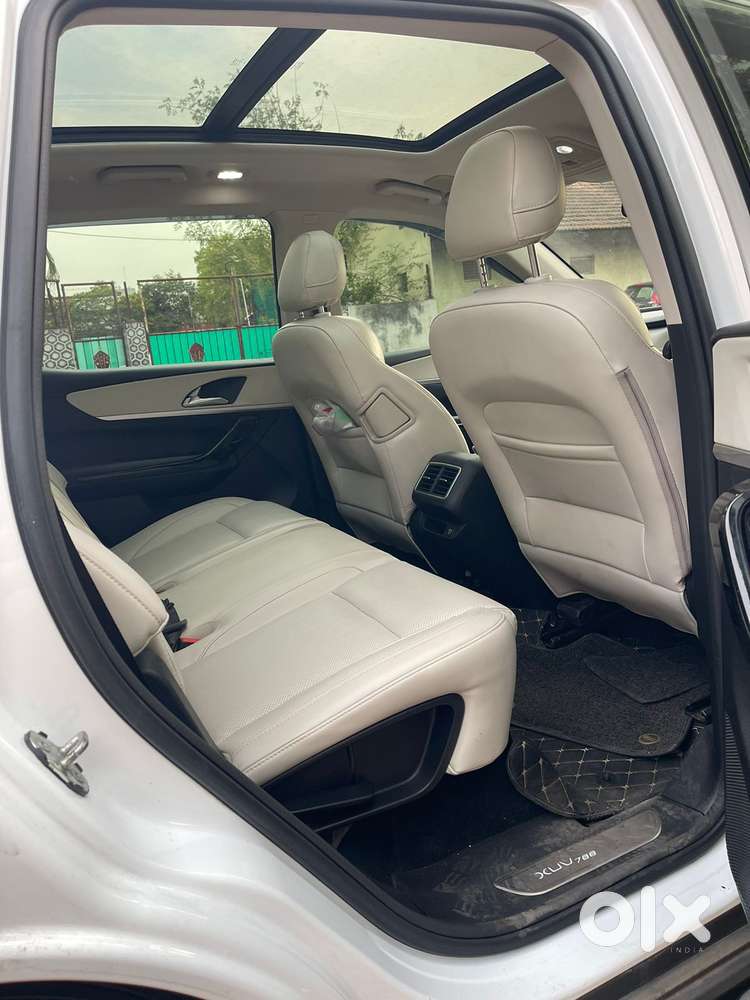 Mahindra Xuv700 2.2 Ax 7 Diesel At Luxury Pack Str Awd, 2023, Diesel