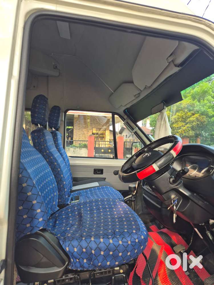 Tata Winger Deluxe - Flat Roof (ac), 2025, Diesel