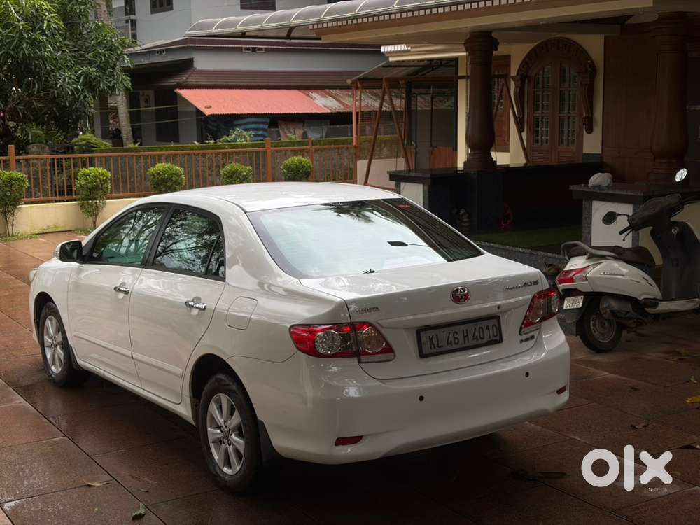 Toyota Corolla Altis 2013