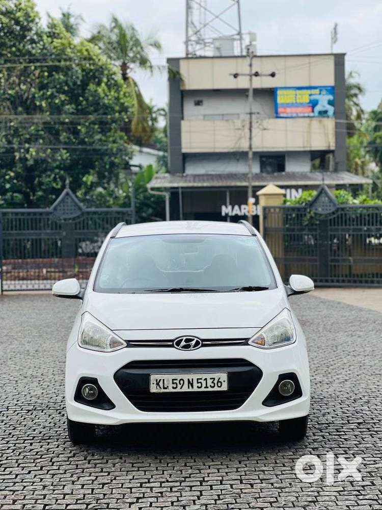 Hyundai Grand I10 Sportz, 2016, Petrol