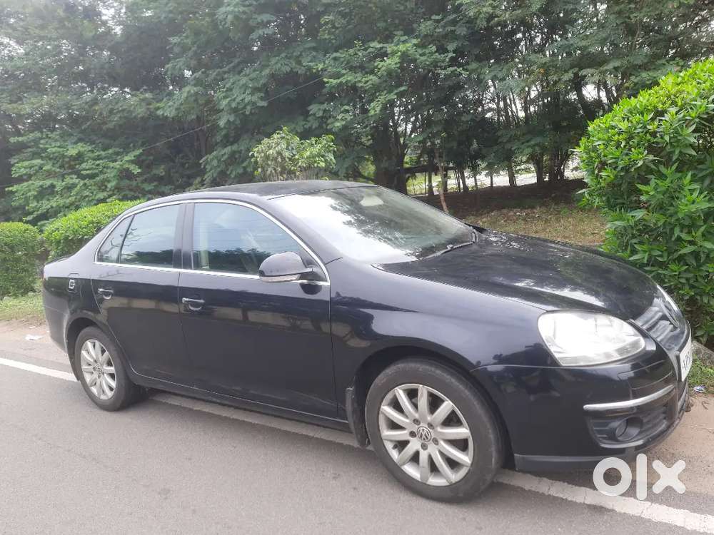 Vw Jetta Highline Diesel Less Used Showroom Track,tyres Good, Chill Ac