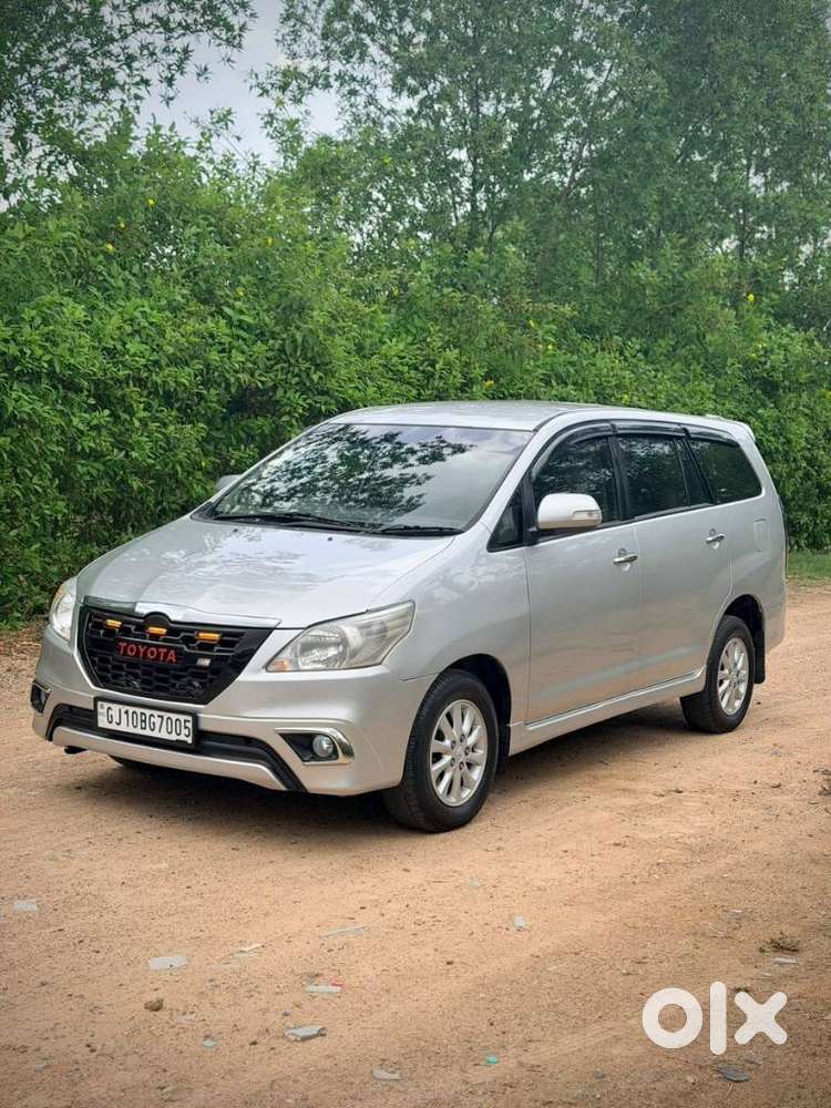Toyota Innova 2.5 Vx 8 Seater Bs Iv, 2013, Diesel