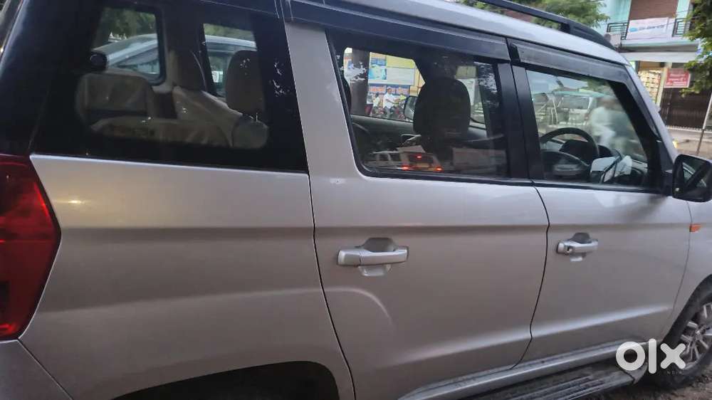 Mahindra Tuv 300 2017