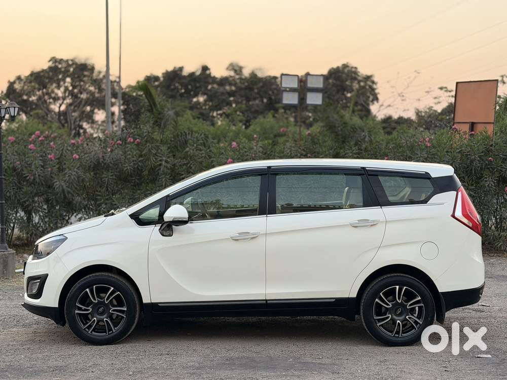 Mahindra Marazzo