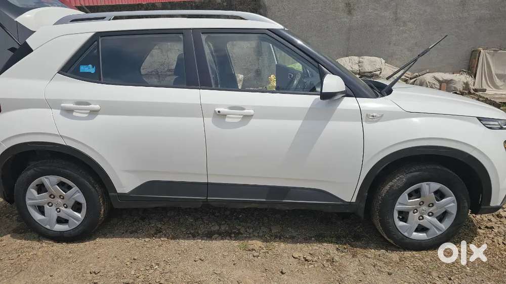 Hyundai Venue 2022 Cng & Hybrids 75000 Km Driven