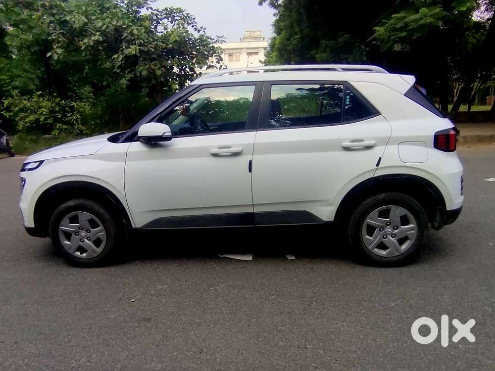 Hyundai Venue 1.2 S (o), 2022, Petrol