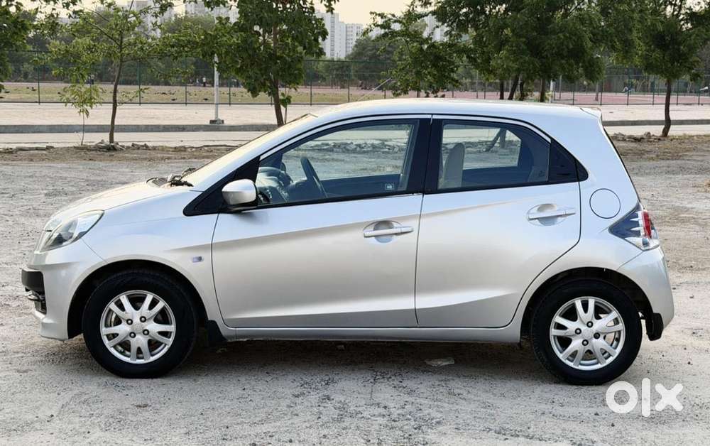 Honda Brio V Mt, 2012, Petrol