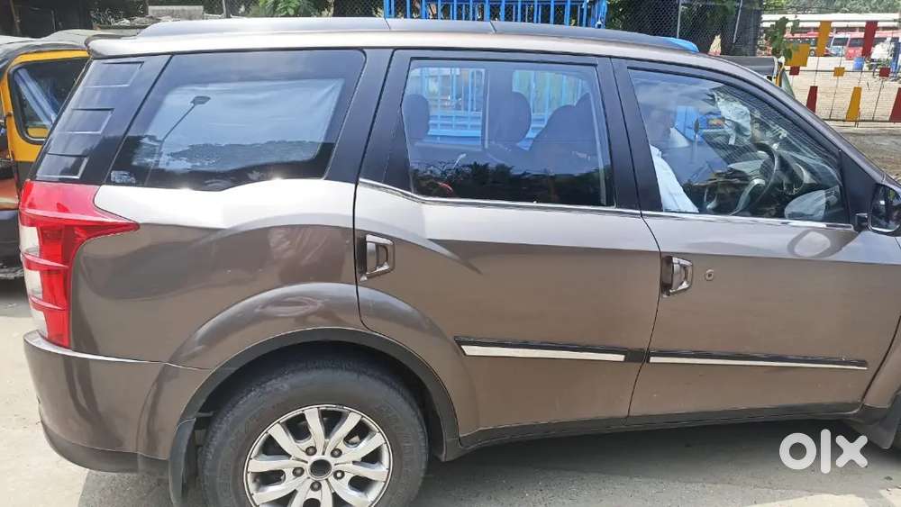 Mahindra Xuv500 W10 2018
