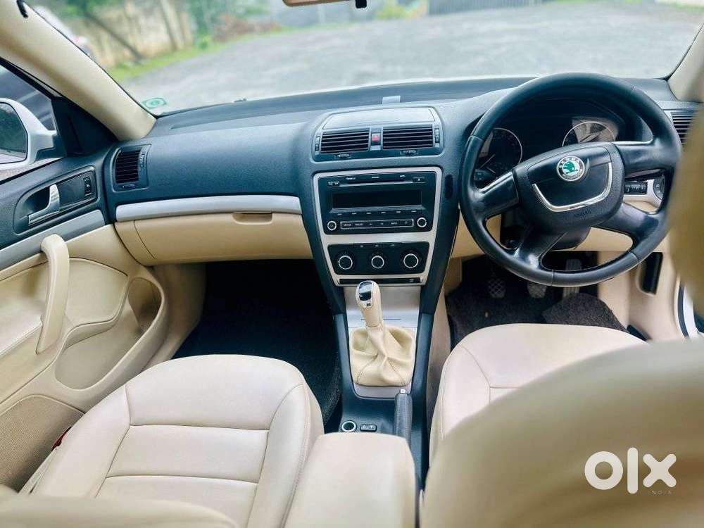 Skoda Laura Elegance 1.9 Tdi Mt, 2014, Diesel