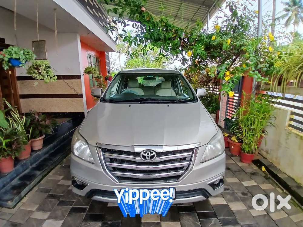 Toyota Innova Diesel Manual 2012 8 Seater. Re.