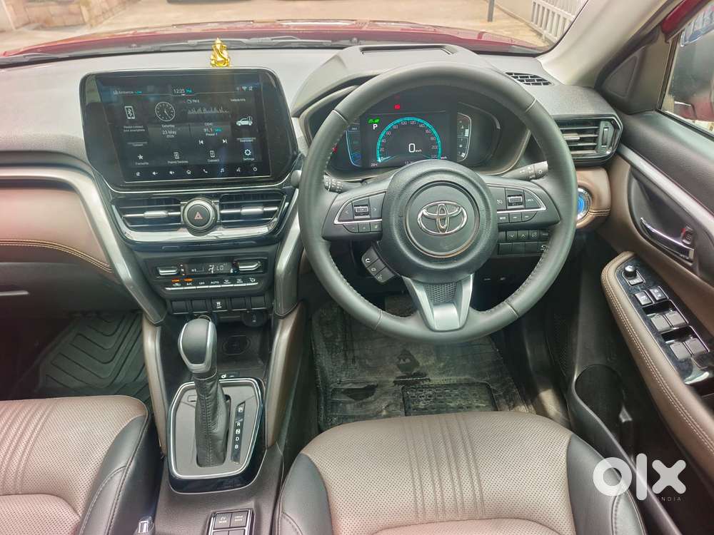Toyota Urban Cruiser Hyryder, 2023, Petrol