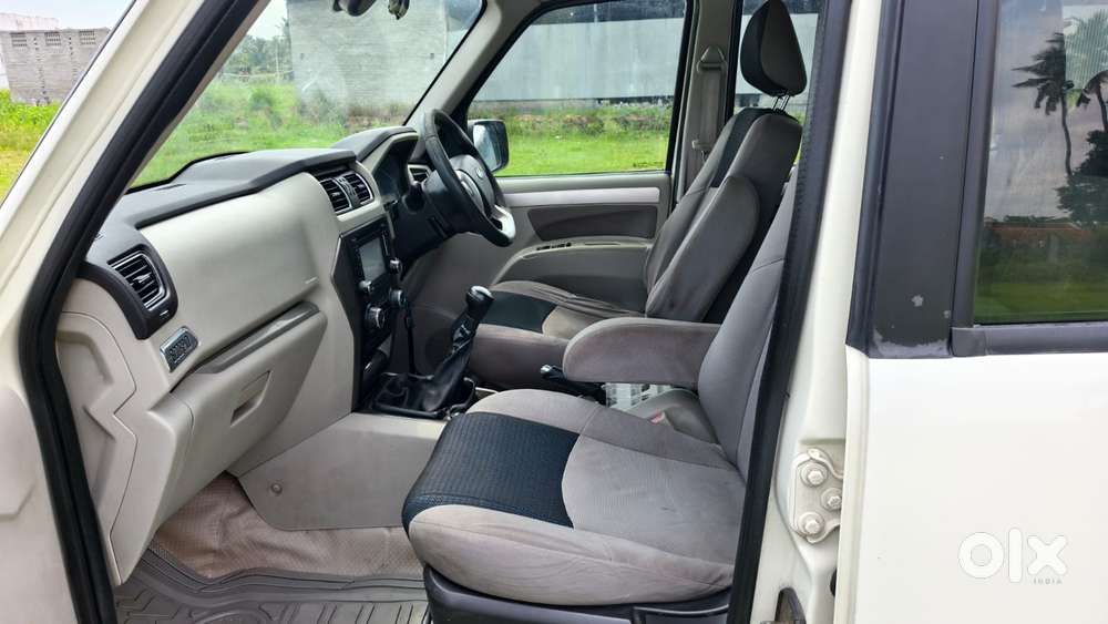 Mahindra Scorpio S10 8 Seater, 2015, Diesel
