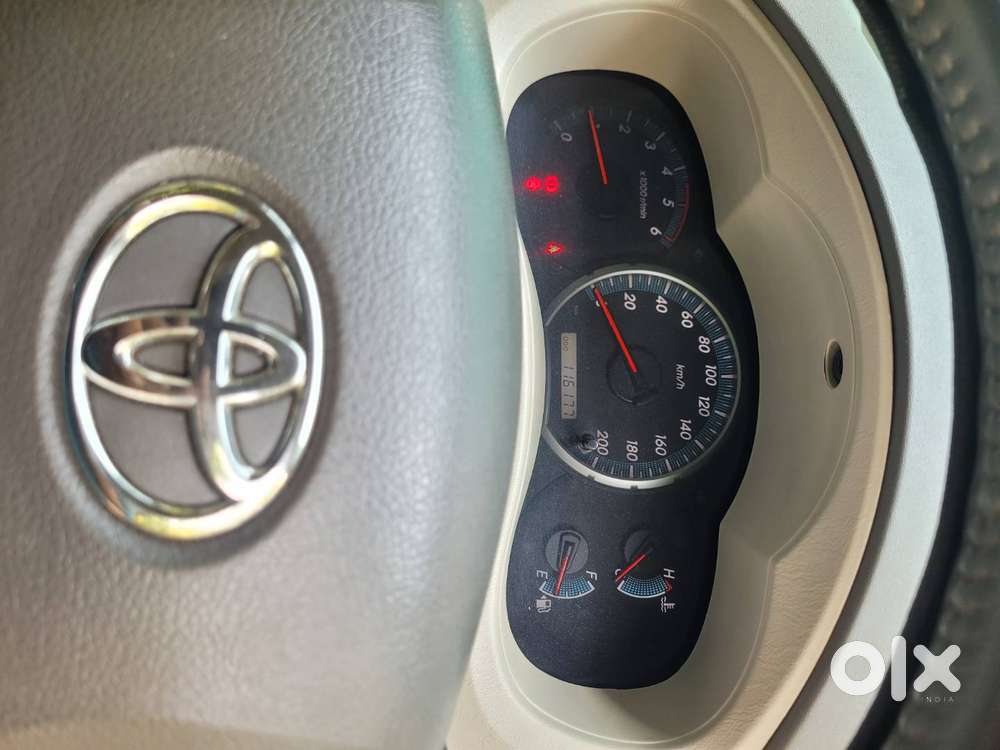 Toyota Innova 2.5v 7seater