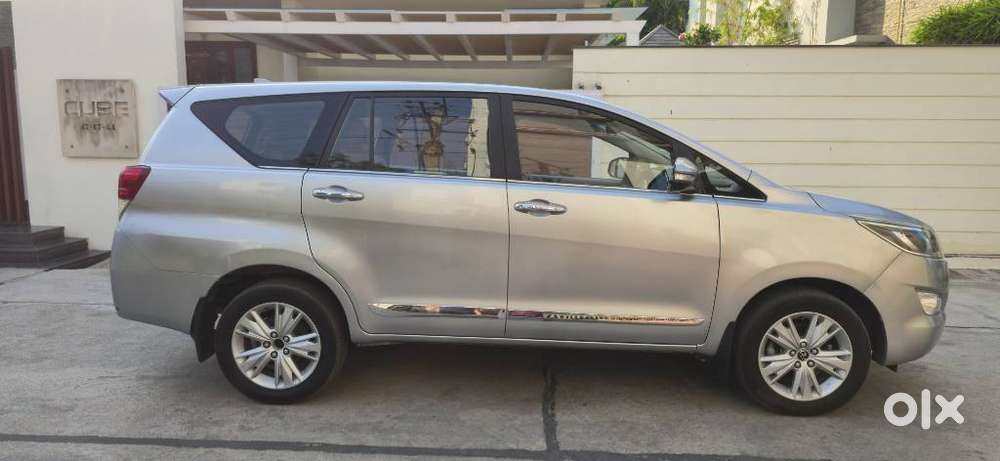 Toyota Innova Crysta 2.4 V 8 Str, 2017, Diesel