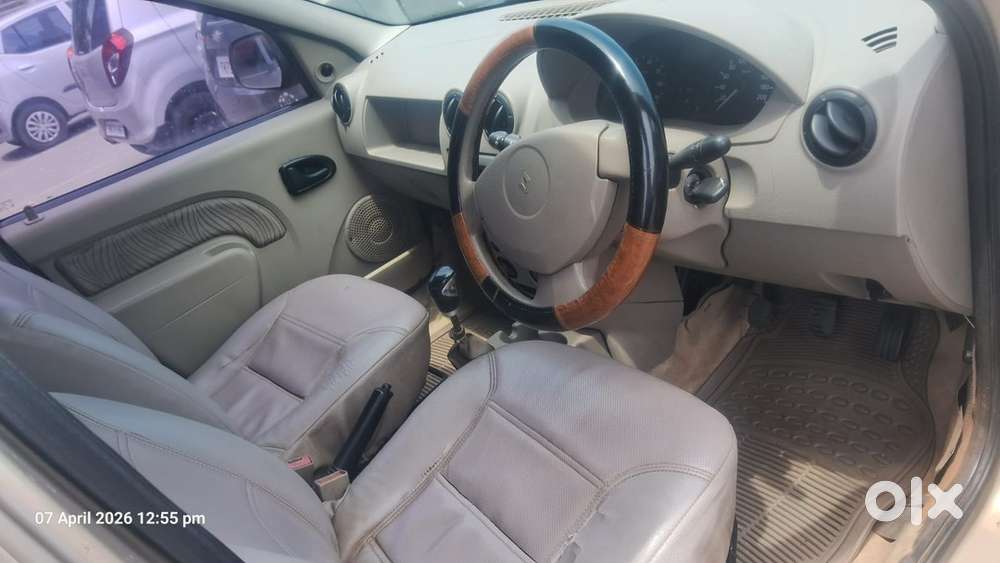 Mahindra Logan Petrol 2009