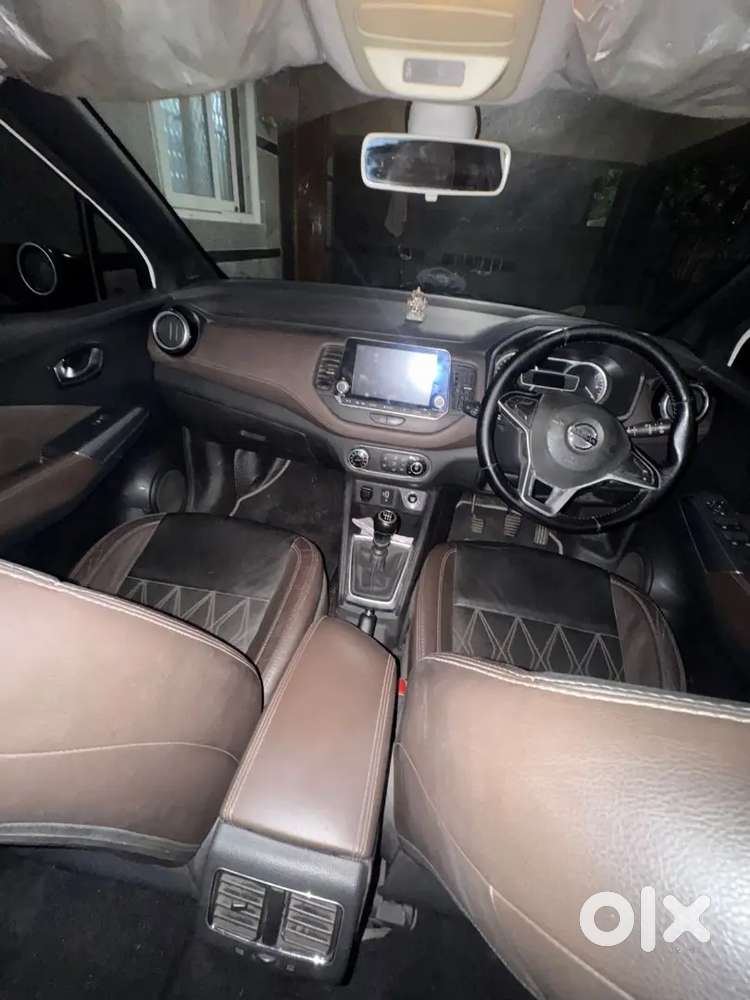 Nissan Kicks Top End Dual Tone
