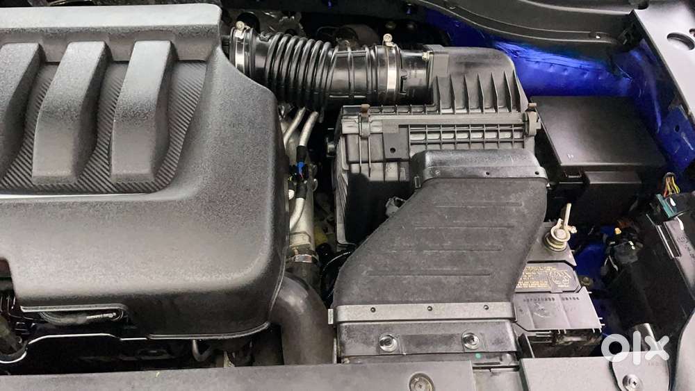 Mahindra Xuv700 2.0 Ax 5 Petrol Mt Str, 2022, Petrol