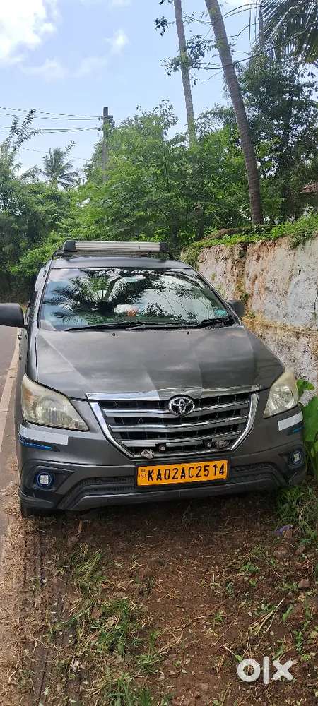 Toyota Innova 7+1 Yellow Board.\ Frant 2 Tyre New, Back J K