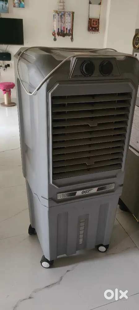 Cooler (plastic body)