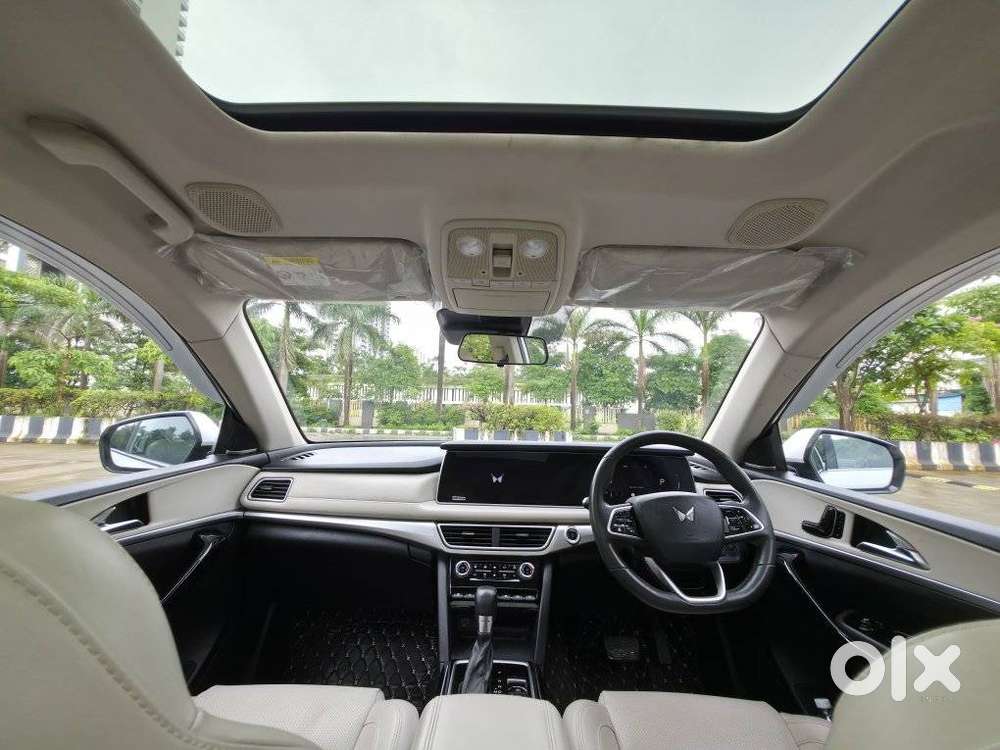 Mahindra Xuv700 2.2 Ax 7 Diesel At Luxury Pack Str, 2023, Diesel