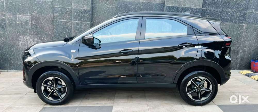 Tata Nexon Creative Plus 1.2 Petrol 6mt Dark Edition, 2025, Petrol