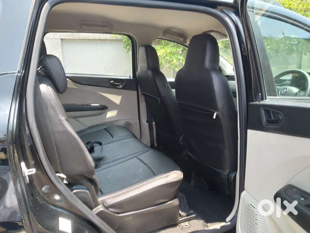 Renault Triber Rxt Easy-r Amt, 2025, Petrol