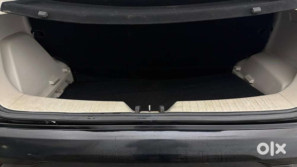Mahindra Xuv300 W4, 2022, Petrol