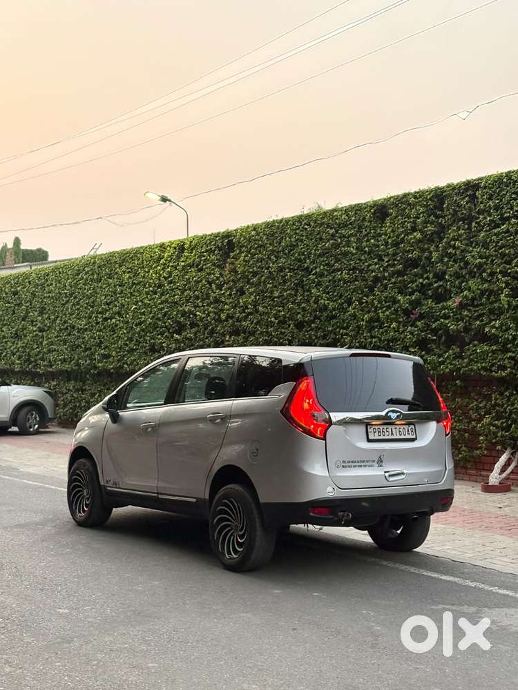 Mahindra Marazzo M6, 2018, Diesel