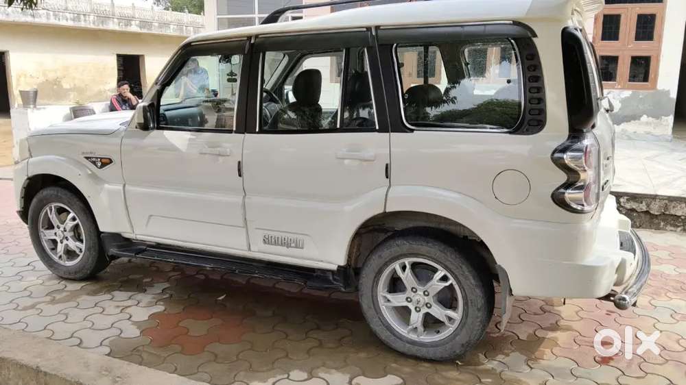 Mahindra Scorpio 2.2 Hybrid 2017