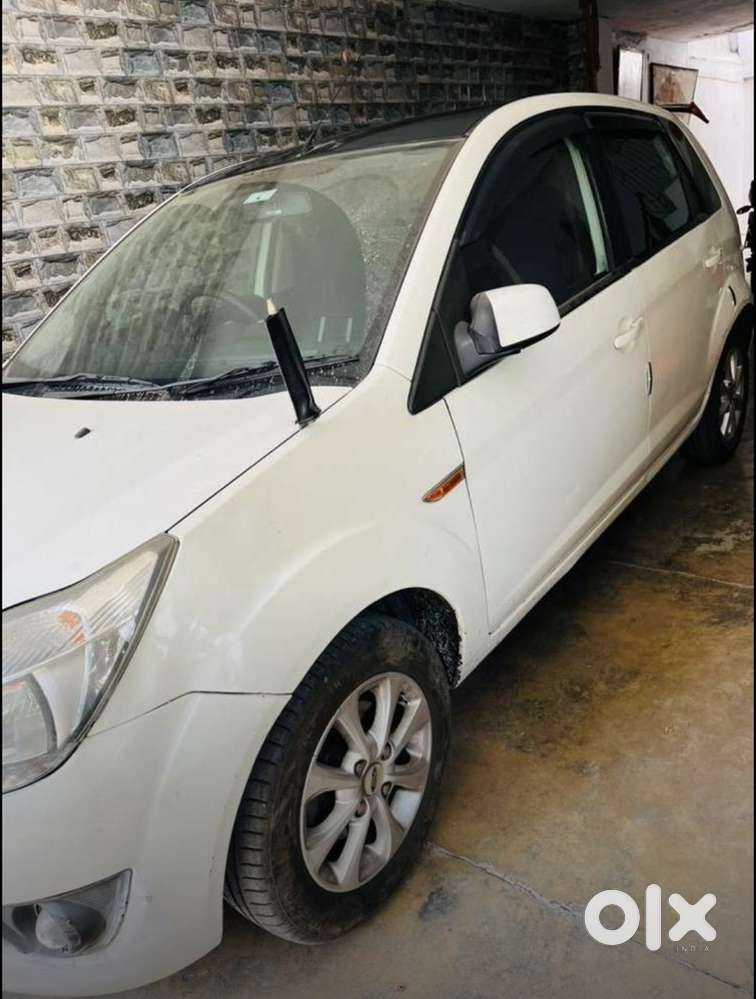 Ford Figo Petrol Manual 2010 Well Maintaned Top Model Recent Serviced