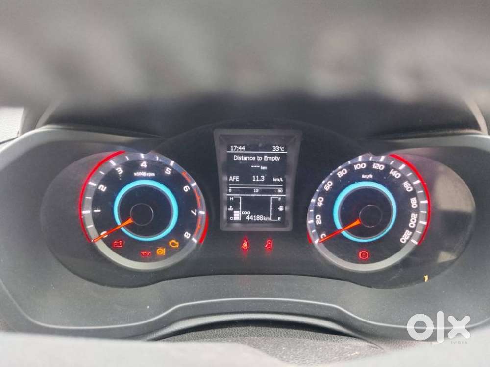 Mahindra Xuv300 W8, 2019, Petrol