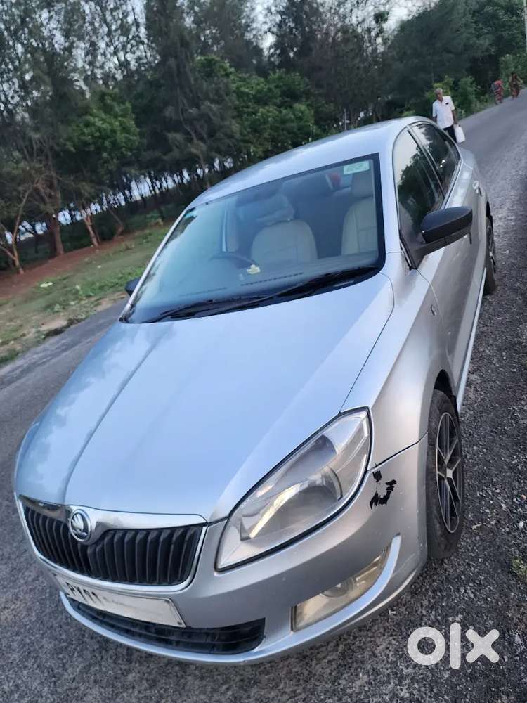 Skoda Rapid 1.6 Tdi Ambition Cr Mt Plus 2014 Diesel Well Maintained