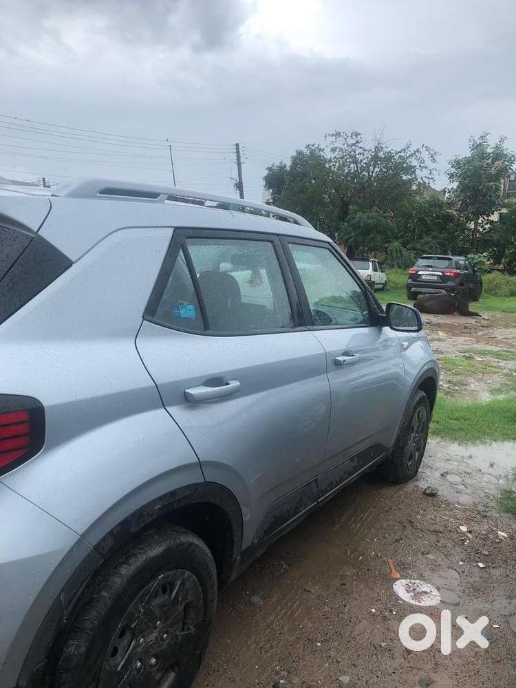 Hyundai Venue 2024 Petrol Good Condition